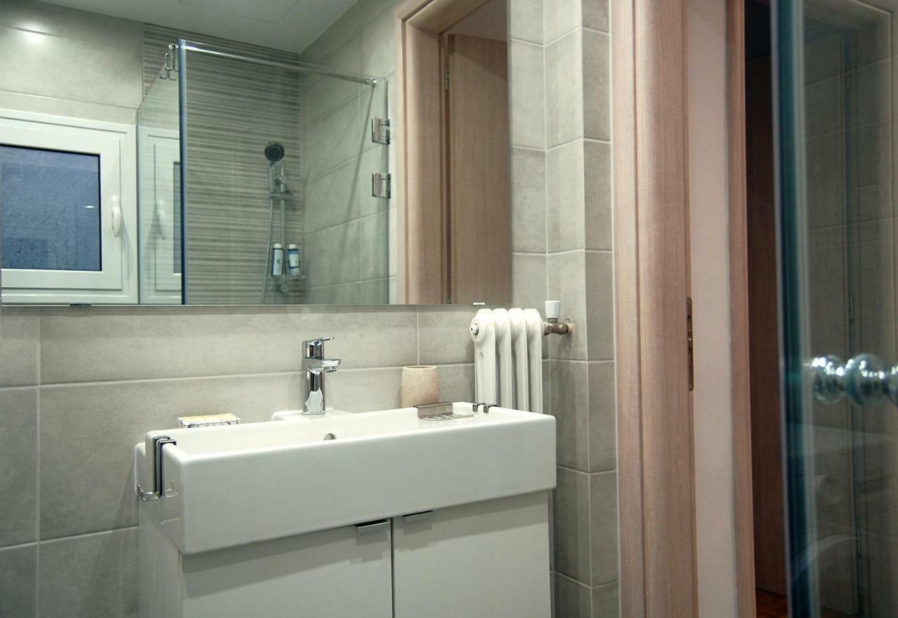 Central & Comfortable, 70M² Apt In Neos Kosmos เอเธนส์ ภายนอก รูปภาพ